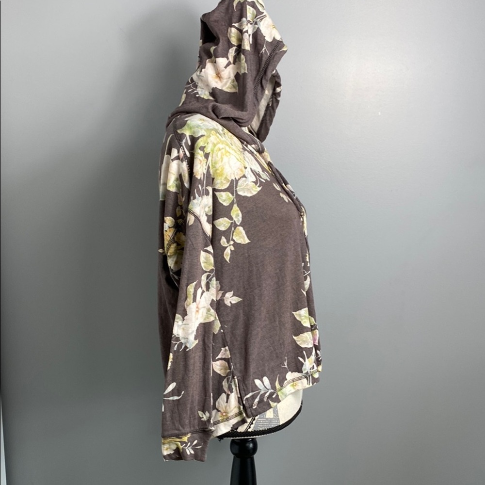 Chaser Floral Hooded Top